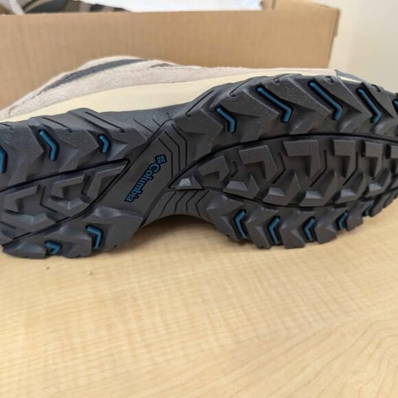 Columbia Size 8 Wide Women's Crestwood Hiking Boot - Picture 4 of 8